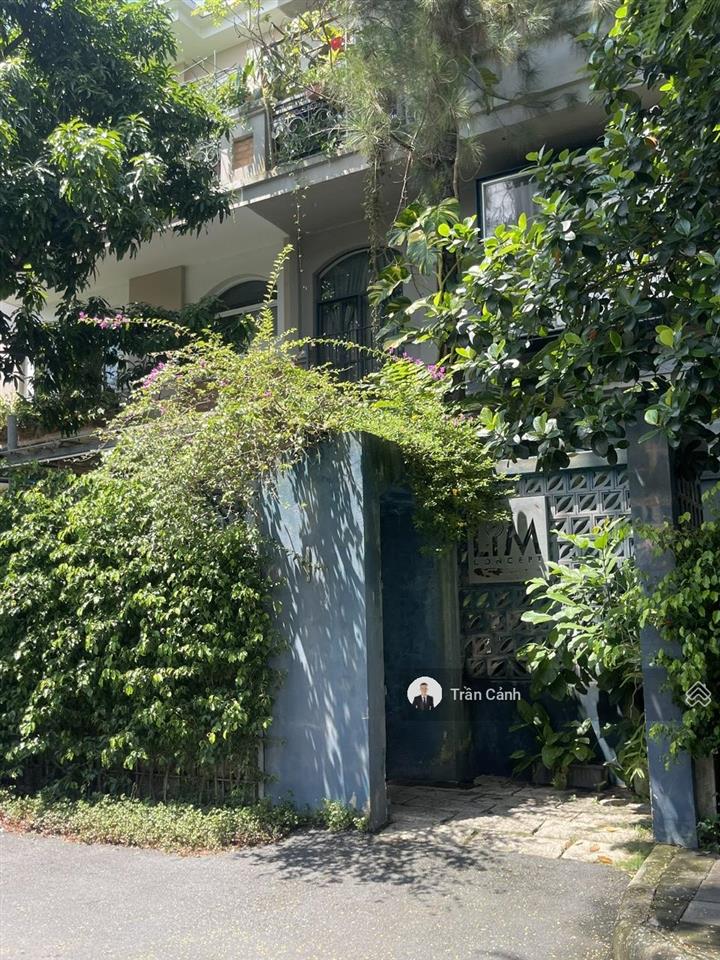 Bán nhanh biệt thư song lập 220m2 giá rất tốt tại khu nam phú mỹ hưng