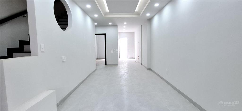 Hẻm xe hơi quốc lộ 13 nhà mới 75.6m2, 3 tầng, giá 6.9 tỷ