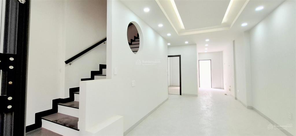 Hẻm xe hơi quốc lộ 13 nhà mới 75.6m2, 3 tầng, giá 6.9 tỷ