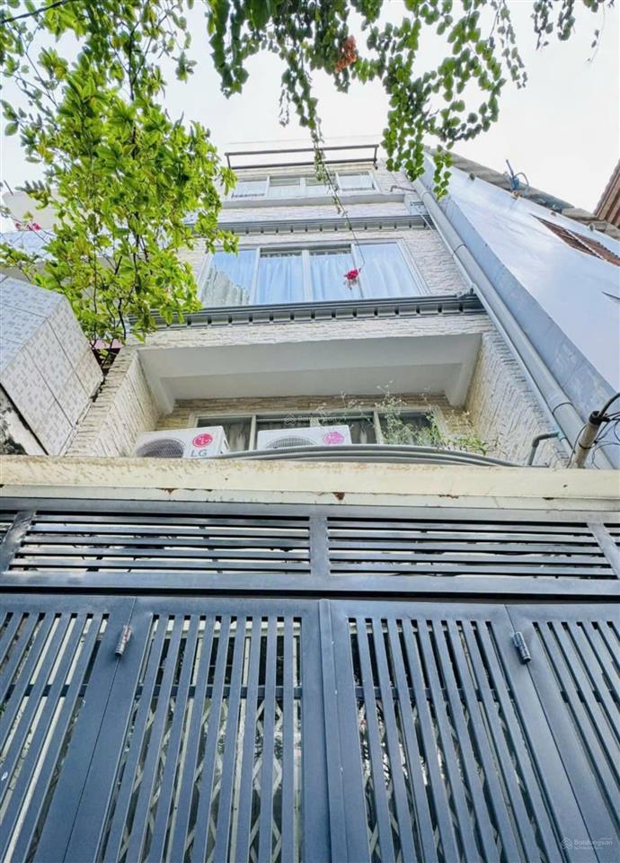 Nhà cô bắc, phú nhuận 4 tầng kiên cố 3.7 tỷ tl. gồm 4 tầng gồm 3 phòng ngủ.