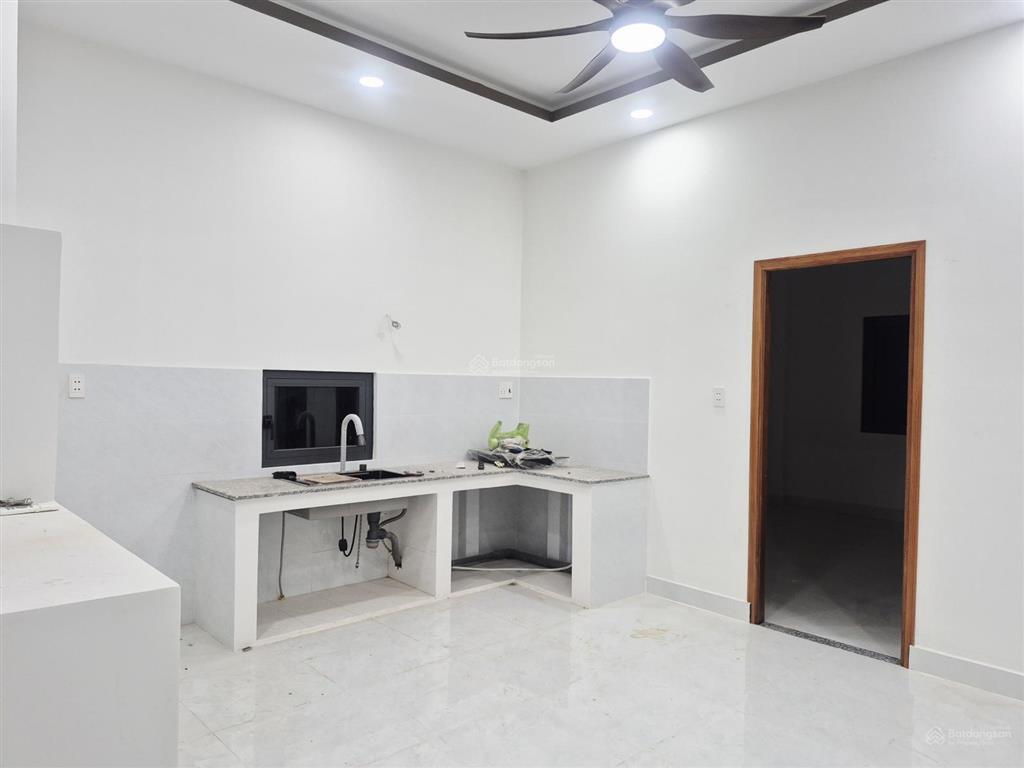 Biệt thự thủ đức mặttiền đường 7 m có vỉa hè 3 m. bt 2 tầng 147m giá 9 tỷ