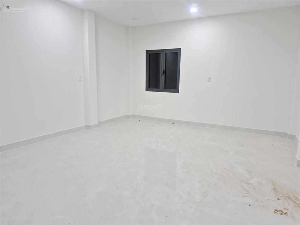 Biệt thự mặt tiền đường 7 m có vỉa hè 3 m. nhà 2 tầng 147m giá 9 tỷ