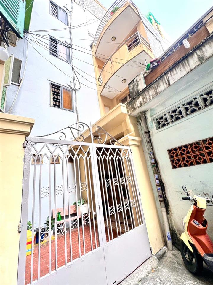 BÁN NHÀ 4 TẦNG Đ.LÊ THÁNH TÔN, QUẬN 1 - VIEW TRỰC DIỆN CHỢ BÊN THÀNH SIÊU ĐỈNH- DT 64M2-