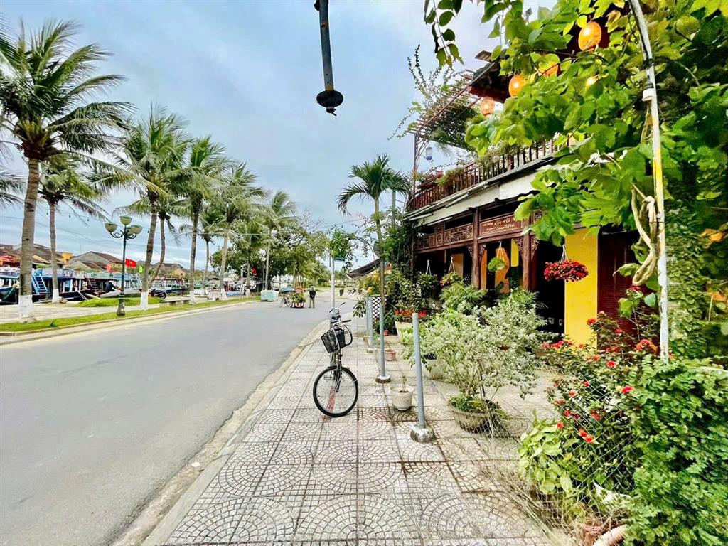BÁN BIỆT THỰ GỖ SANG XỊN MẶT TIỀN Đ.NGUYỄN PHÚC CHU, PHỐ CỔ HỘI AN, ĐÀ NẴNG,- NGANG LỚN