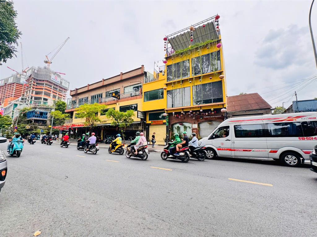 SIÊU PHẨM KHAN HIẾM BÁN NHÀ C4 MẶT TIỀN PHẠM NGŨ LÃO. Q.1(P.BẾN THÀNH)- DT 5,3M*13.3M-