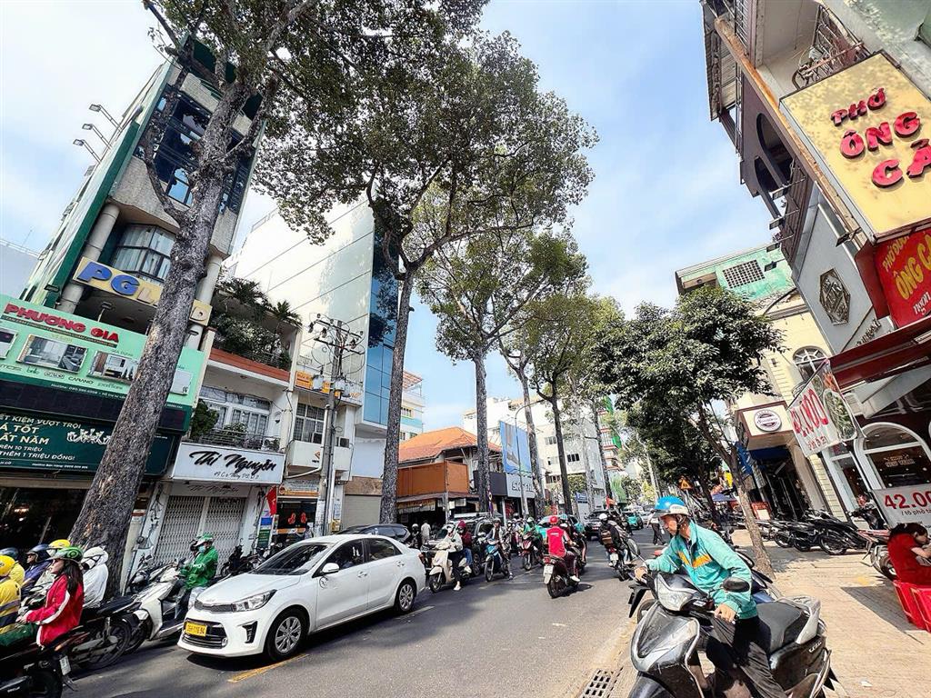 BÁN NHÀ 5 TẦNG MẶT TIỀN KD Đ.CAO THẮNG, QUẬN 3 - DT 60M2 FULL THỔ CƯ SH VUÔNG VỨC- NGAY