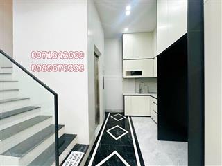 Ngay sát linh đường, nhà nhìn ra hồ linh đàm, 40m, 5 tầng, thang máy, mặt tiền 4m  giá nhỉnh 7 tỷ