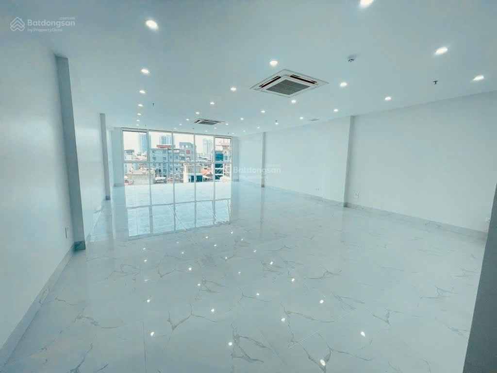 Nhà phố hoàng quốc việt, đẹp vip, thang máy, kinh doanh đỉnh, 130m, 7 tầng đẹp long lanh!