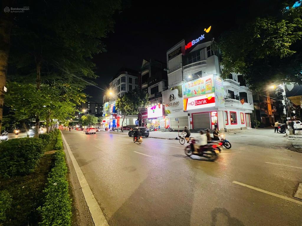 Mặt phố trung kính  139m  7 tầng thang máy  vỉa hè rộng kd đỉnh