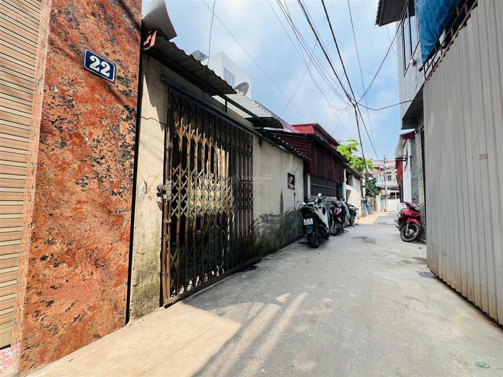 Thửa đất siêu đẹp ngay ngã tư nhổn  gần phố  tiềm năng tăng giá cao  120 triệu/m!