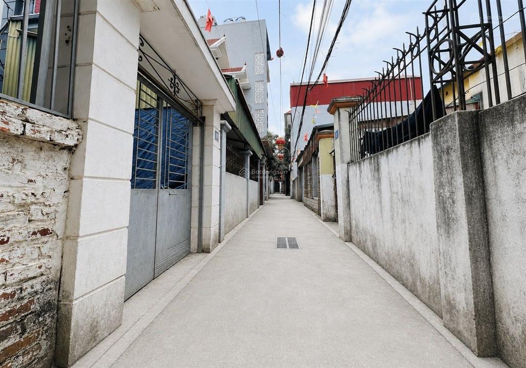 52.4m đất vàng trung tựu  sát nhổn  ngõ đẹp  đầu tư giữ tiền cực hợp lý  chỉ 6.x tỷ!