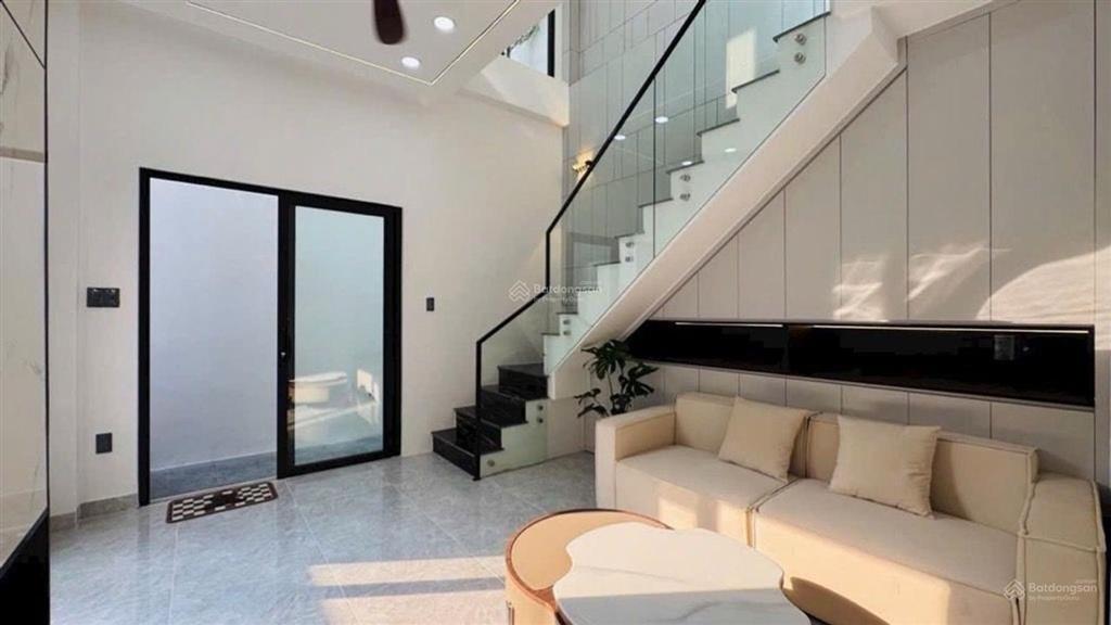 Nhà ngang 11m siêu hiếm full nội thất quận 7