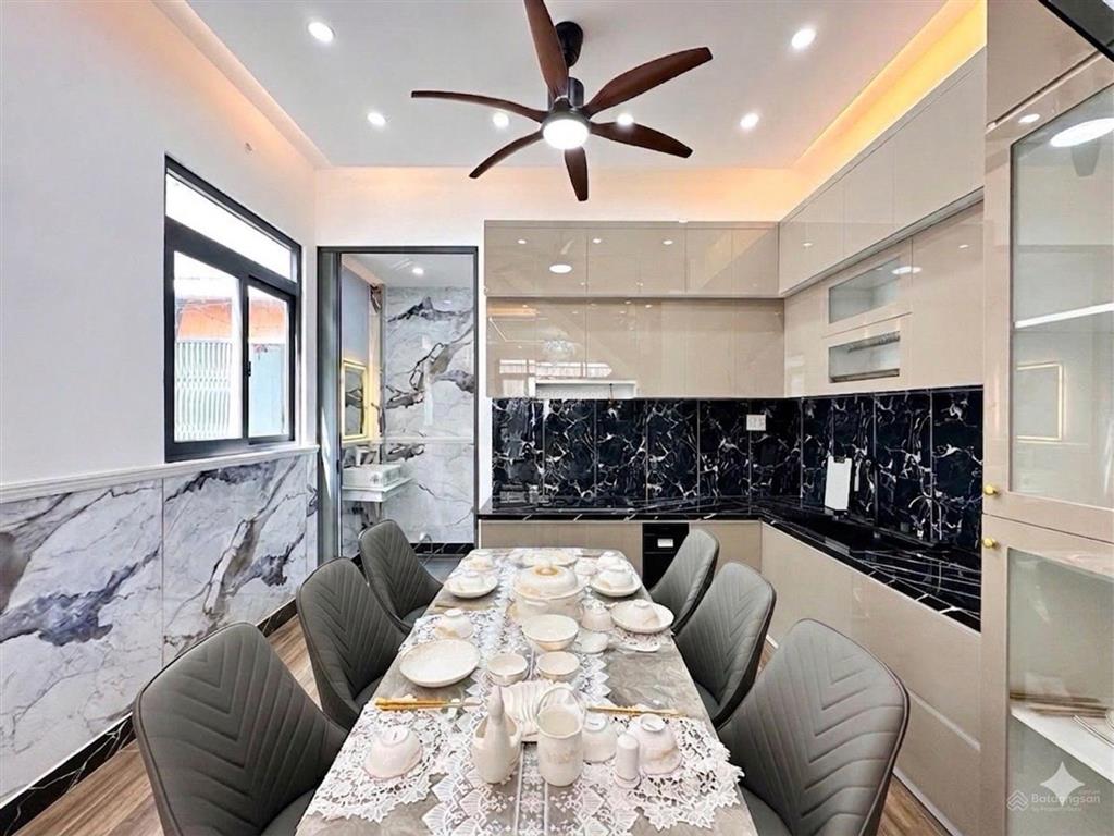 Bán gấp nhà riêng 4 tầng ở huỳnh tấn phát, nhà bè, hcm