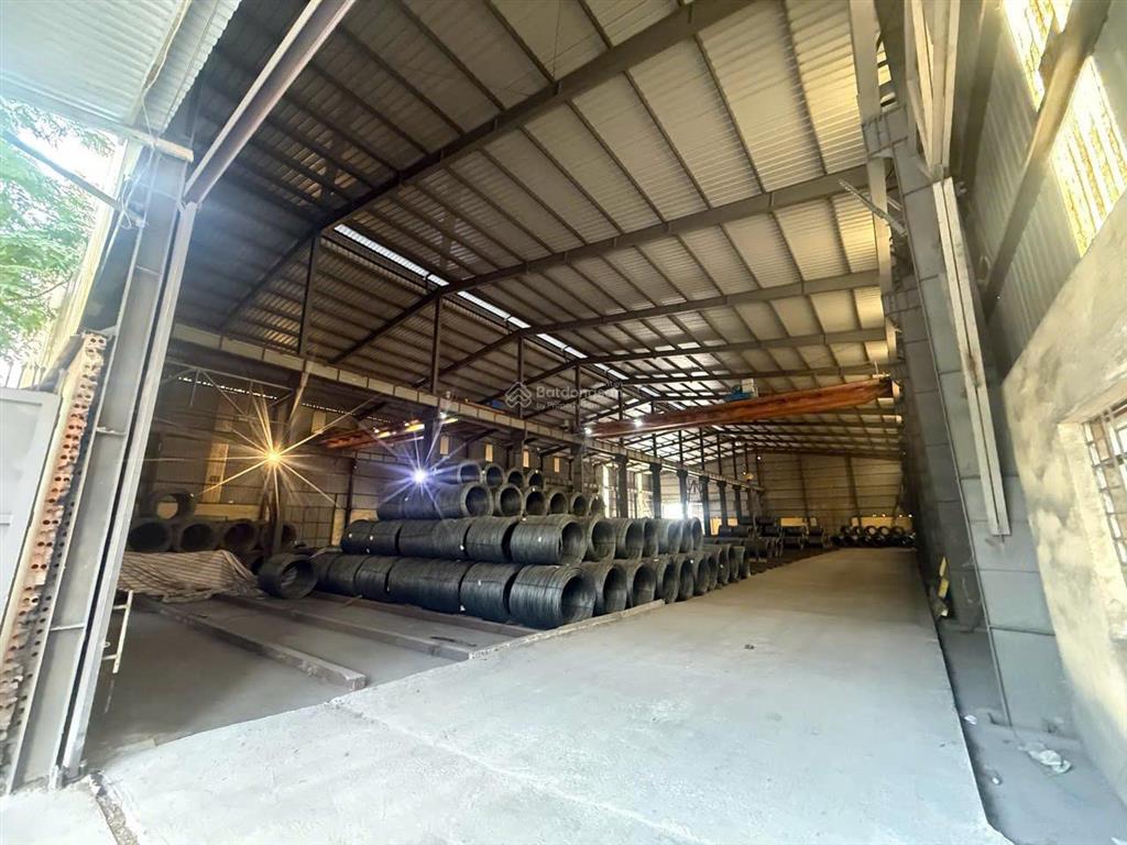 Cho thuê kho,nhà xưởng 1000m2 có ngăn ra 400m2 ,200m2 ,quốc lộ 32, lai xá,đức thượng,1525 triệu/h