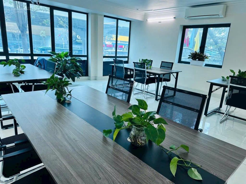 Cho thuê văn phòng 80m2 tại lạc long quân, 8 triệu vnd, phường xuân la, quận tây hồ