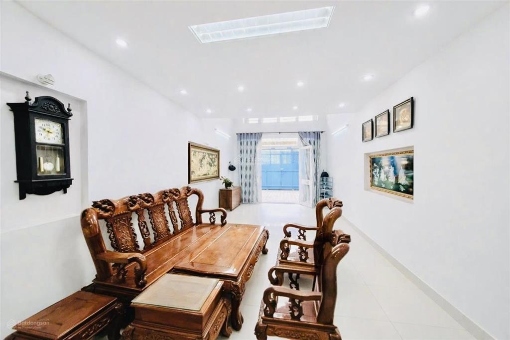 Hxh  ngang 4m (90m2)  5 tầng  chỉ 9 tỷ hơn xíu (tl)  ngay gò dầu