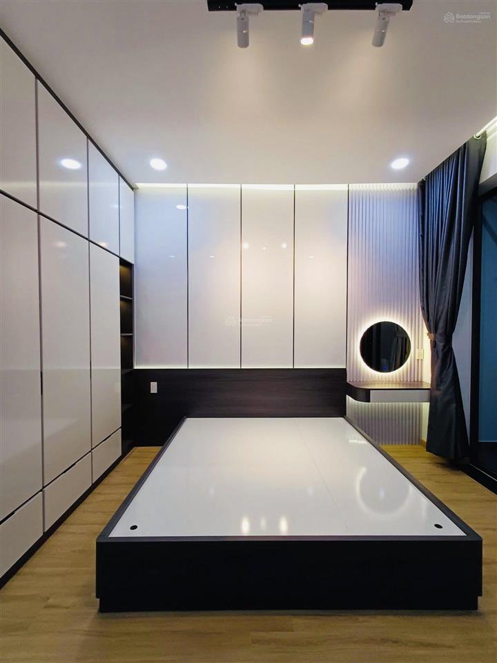 Hxh  220m2 sd  4 tầng  4 pn  chỉ 8 tỷ hơn tl  ngay hoà bình, đầm sen  full nội thất  shr