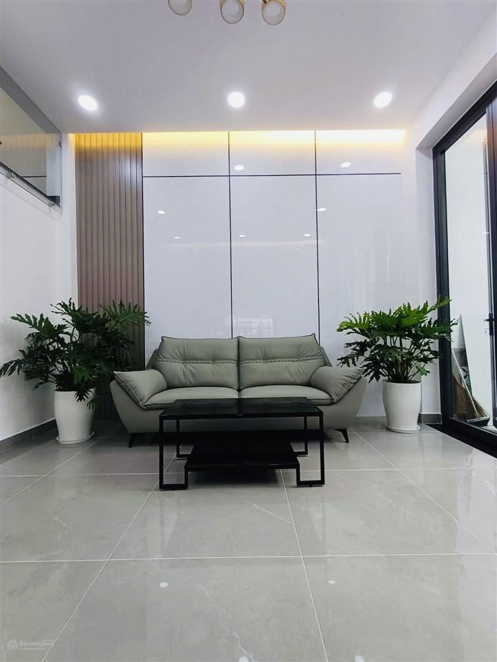 Hxh  220m2 sd  4 tầng  4 pn  chỉ 8 tỷ hơn tl  ngay hoà bình, đầm sen  full nội thất  shr