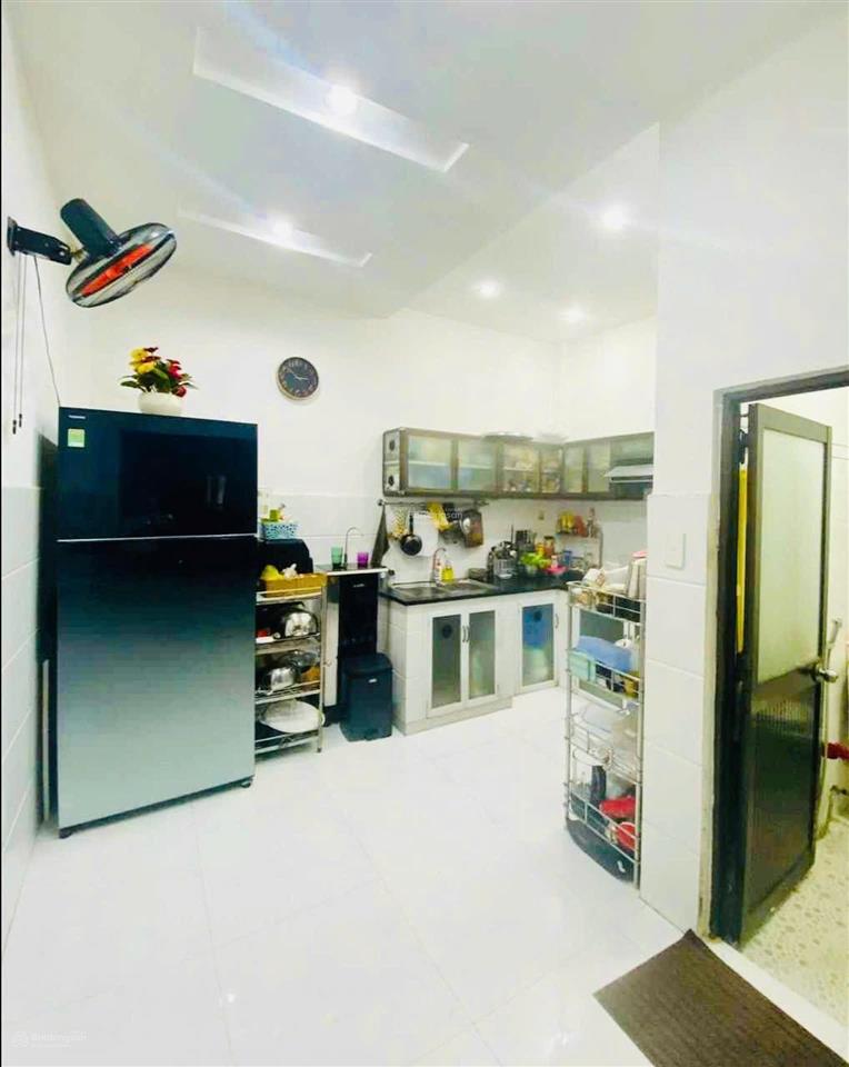 Nhà 2 tầng  hẻm xe hơi  ngay tân quý giáp tân hương  60m2  ngang 4m  nhỉnh 6 tỷ