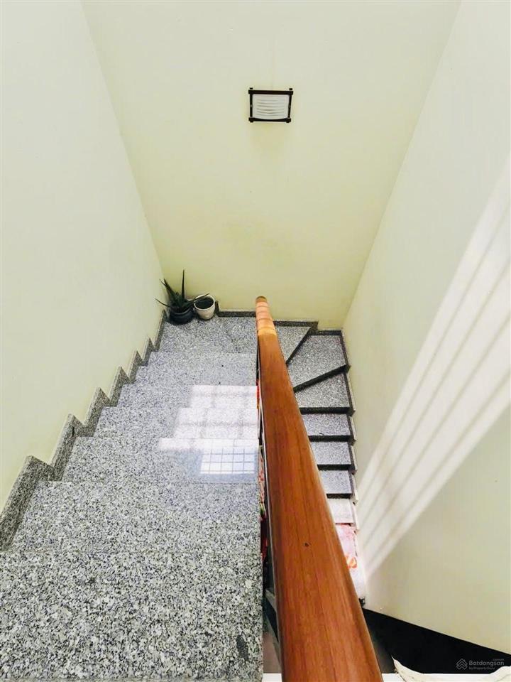 Ngay độc lập  hẻm xe hơi đỗ cửa  59m2 vuông vức  3 tầng  ngang 4m  shr  nhỉnh 6 tỷ tl