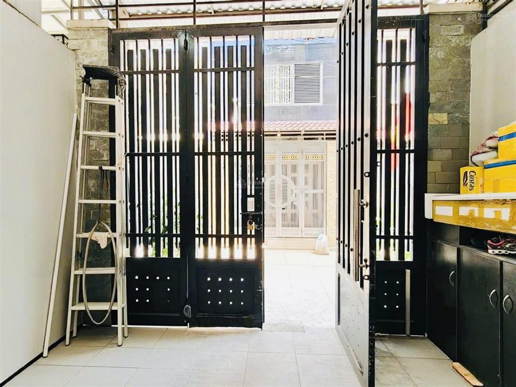Ngay độc lập  hẻm xe hơi đỗ cửa  59m2 vuông vức  3 tầng  ngang 4m  shr  nhỉnh 6 tỷ tl