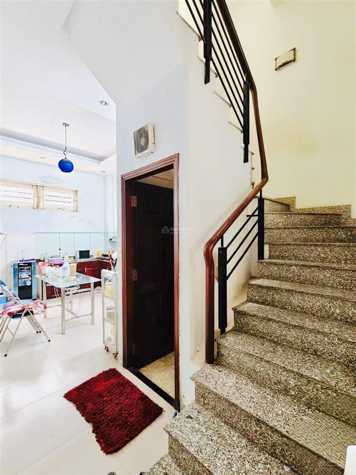 Ngay độc lập  hẻm xe hơi đỗ cửa  59m2 vuông vức  3 tầng  ngang 4m  shr  nhỉnh 6 tỷ tl