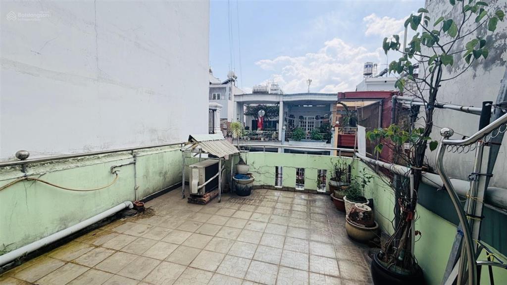 Chỉ 8 tỷ hơn  80m²  đường 8m  ngay nguyễn sơn  giáp tân bình  oto ngủ nhà  khu dân trí