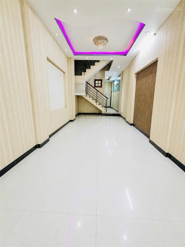 90m²  chỉ 9.1 tỷ  4m x 22m  ngay độc lập  giáp tân bình  xe hơi vào nhà