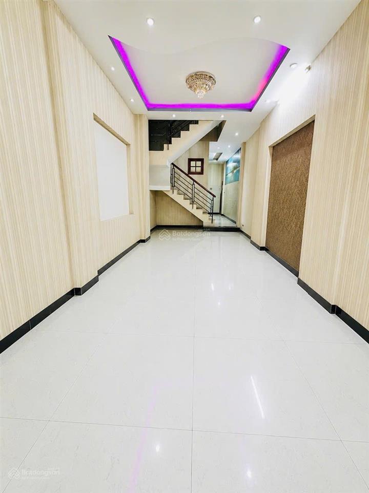 90m²  chỉ 9 tỷ hơn  4m x 22m  xe hơi vào nhà  ngay tân sơn nhì  giáp bàu cát tân bình