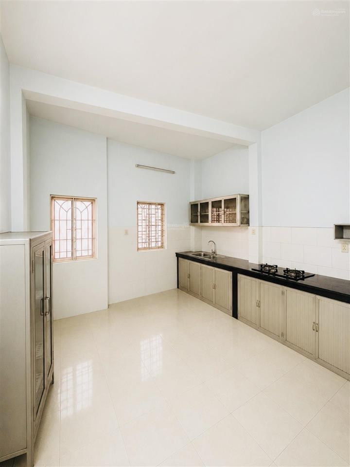 80m2  chỉ 6.7 tỷ  ngay mặt tiền thạch lam  hẻm hơi đỗ cửa