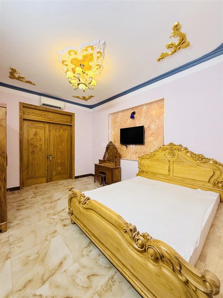 Nhà 8pn  hẻm xe hơi tránh  view công viên  dòng tiền cực tốt  khu hoà bình  giáp tân bình