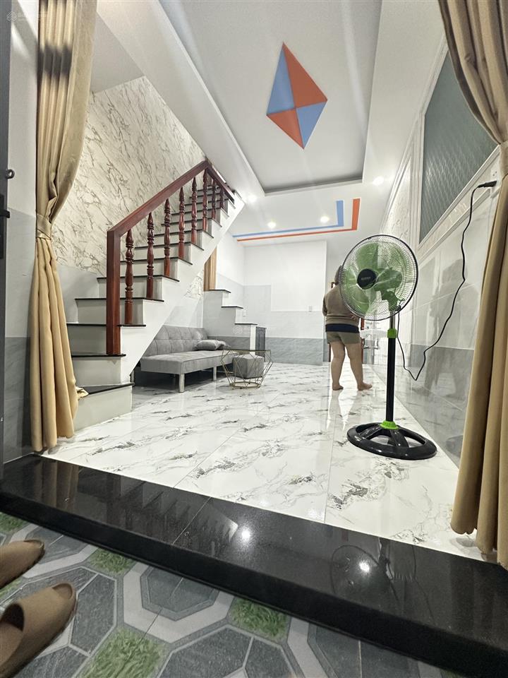 Cần bán gấp căn nhà 1 lầu 3 phòng ngủ góp trong tháng này giá rẻ còn thương lượng