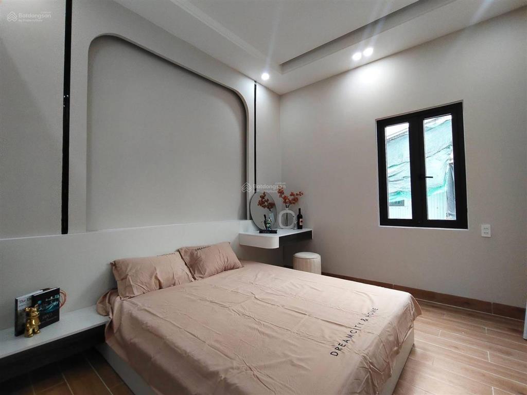 *mới vừa hoàn thiện 1 căn nhà có sân vườn duy nhất g.iá chỉ loanh quanh 4ty,x