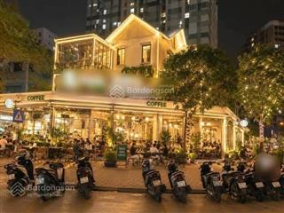 Cho thuê nhà mặt phố hoàng đạo thúy, 240 m2, hàng hiếm, nhiều tiện ích