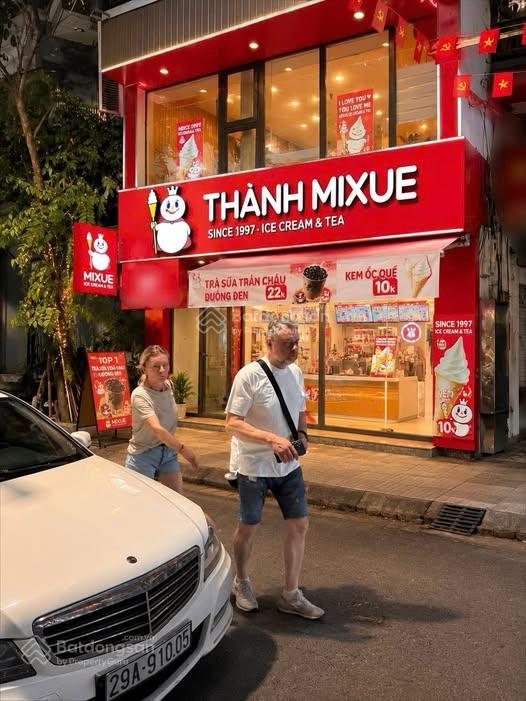 Cho thuê nhà mặt phố tại xuân thủy, 40m2, mặt tiền 6.5m, chính chủ, tốt