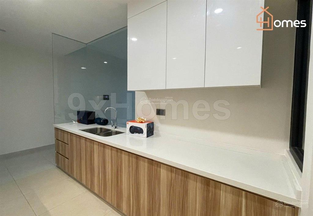 Cho thuê 3pn layout hiếm view sông, nội thất cơ bản