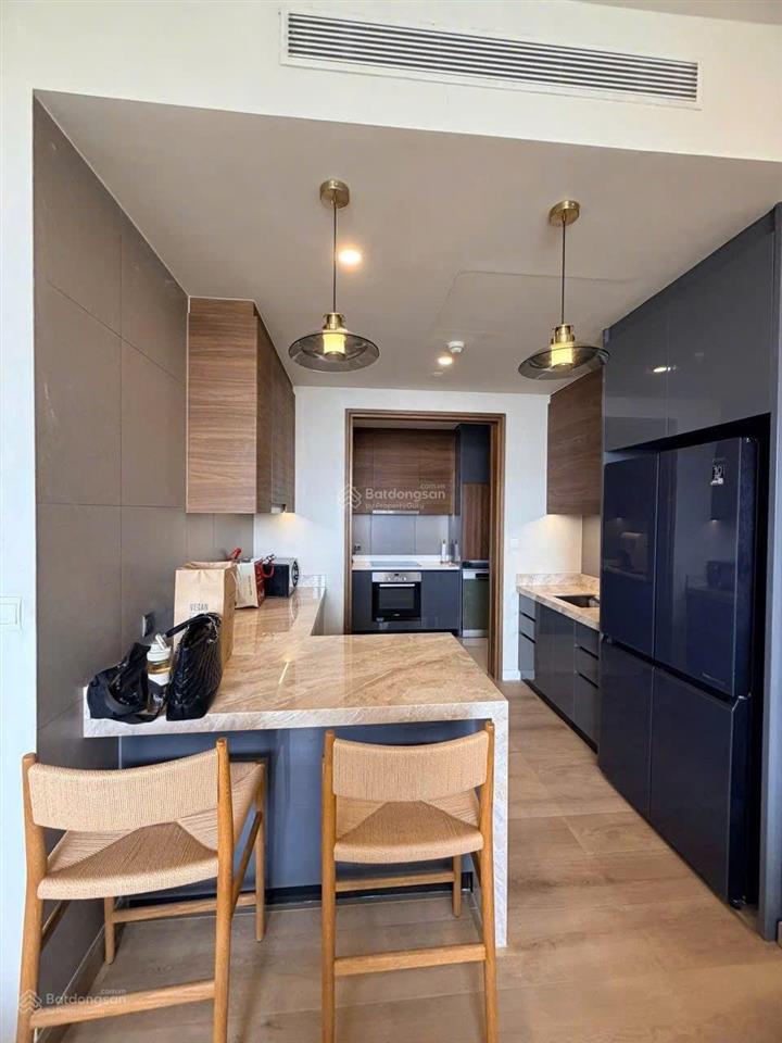 Cho thuê 3pn giá tốt thang máy riêng, view sông  trống sẵn