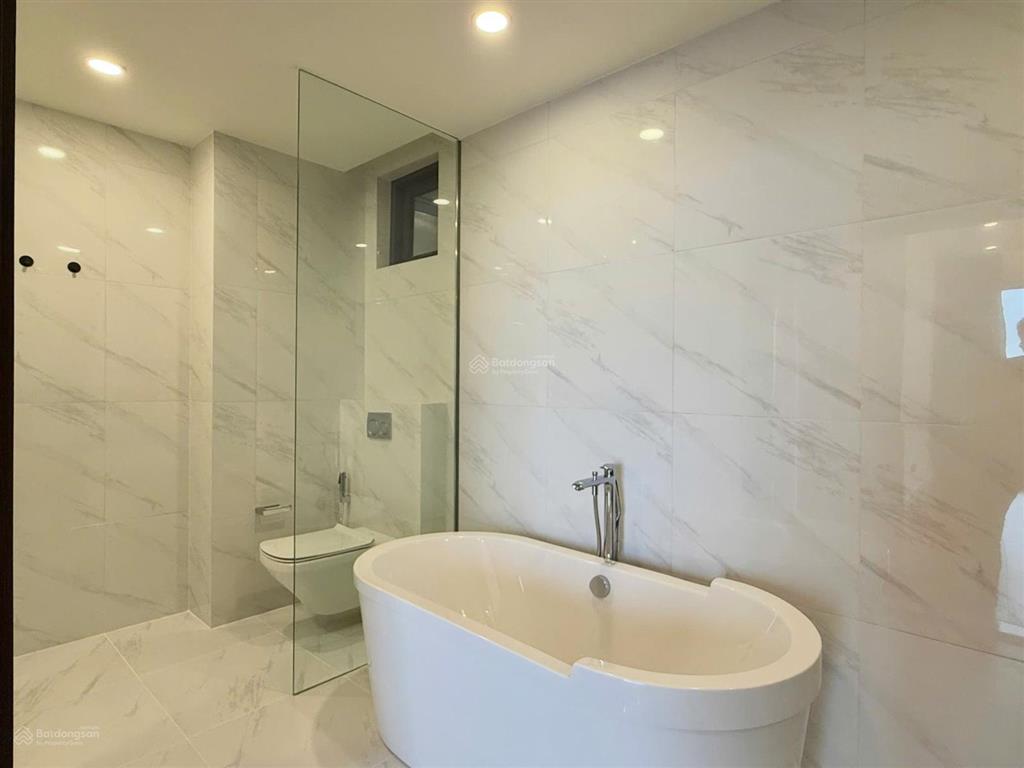 Cho thuê 4pn, 182m2, view sông, lầu cao, tại q2 thảo điền, có thể ở ngay
