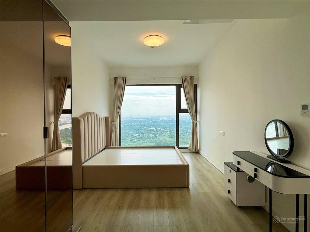 Cho thuê 3pn full nt, giá tốt, tầng cao, view sông trực diện k chắn