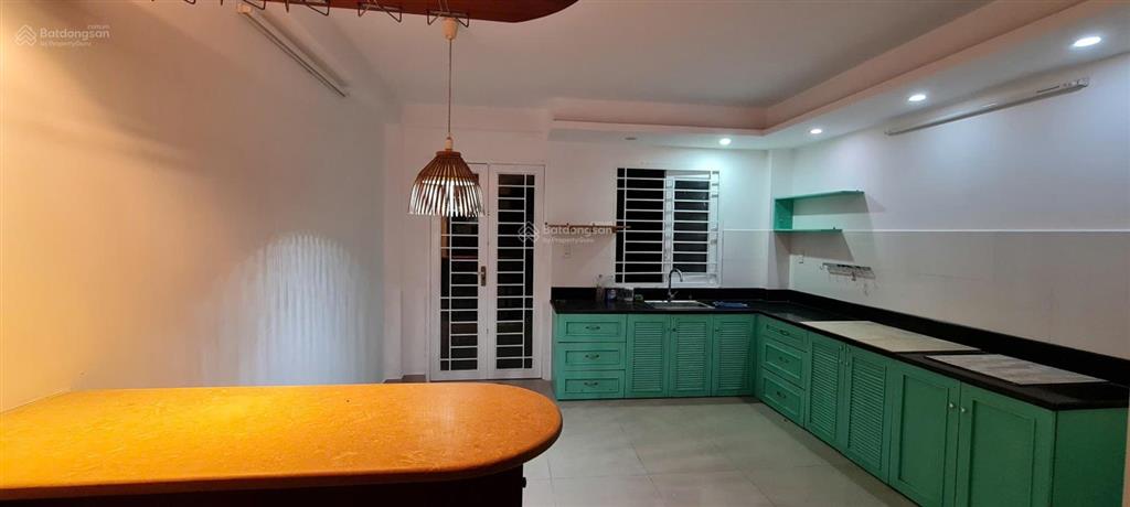 Chính chủ bán nhà 1 trệt 2 lầu vừa ở vừa kinh doanh quận 7