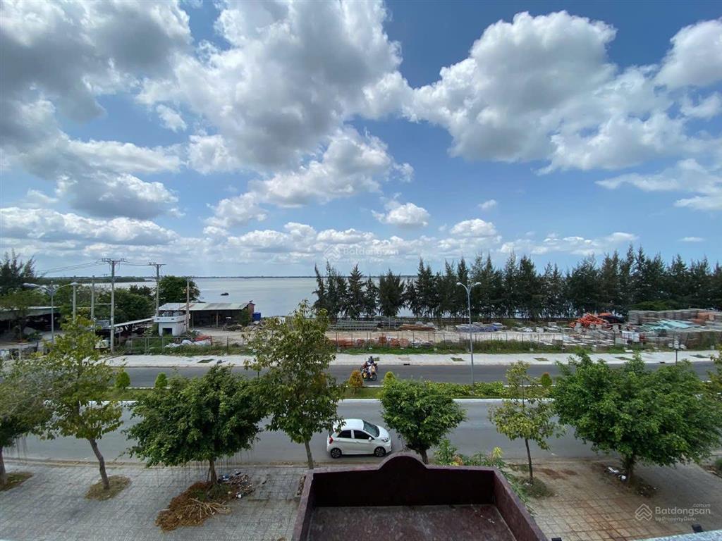 Nhà mặt tiền tôn đức thắng, rạch giá