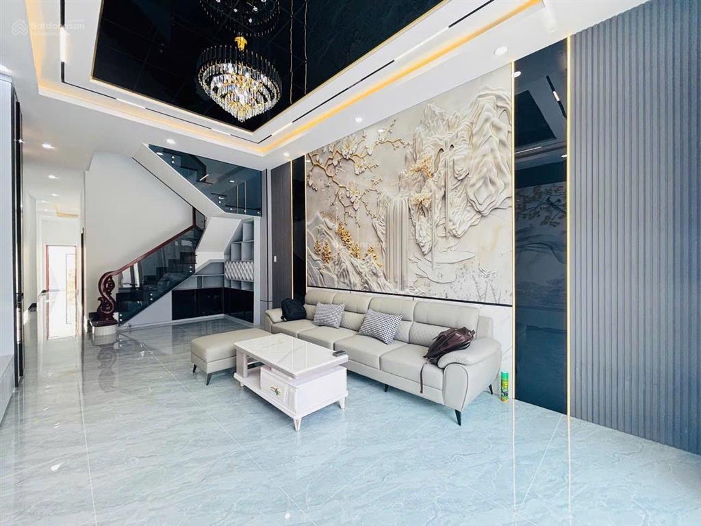 Nhà mặt tiền đường huyền trân công chúa. rạch giá  an giang. gần bệnh viện tỉnh, kđt phú cường