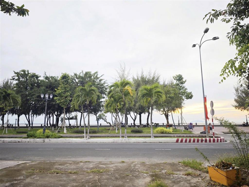 Nền mặt tiền tôn đức thắng, rạch giá an giang
