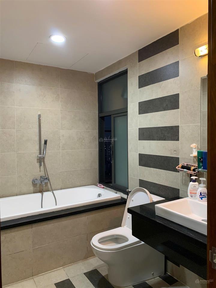 Định cư nước ngoài cần bán cc việt đức complex 9,7tỷ 131m2, 3pn, 2wc ntcb . 0368 682 ***
