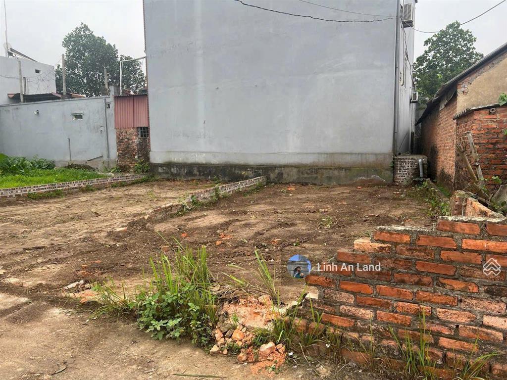 Bán 100m2 cầu ngăm, kim anh  đất bìa làng ô tô  gần chợ nam cương