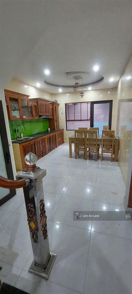 Bán nhà 3 tầng 68m2 đẹp long lanh lâm hộ, quang minh, ô tô đỗ cửa