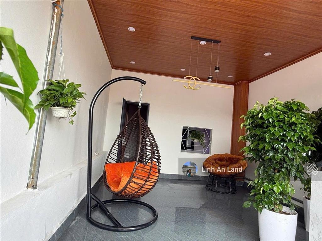Bán nhà 3 tầng mới xây giai lạc, quang minh, tặng toàn bộ nội thất, ngõ 3m