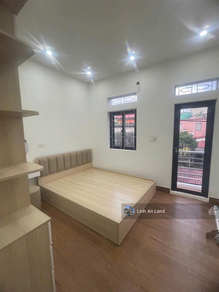 Bán nhà 3 tầng mới xây giai lạc, quang minh, tặng toàn bộ nội thất, ngõ 3m