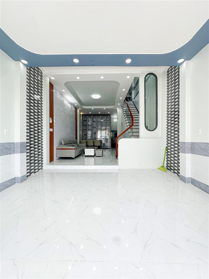 Chủ gửi bán nhà mới xây đường 18b , ngang 5m dài 20m giá 990tr gần chợ bình chánh