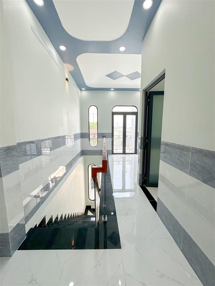 Chủ gửi bán nhà mới xây đường 18b , ngang 5m dài 20m giá 990tr gần chợ bình chánh